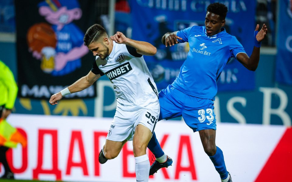 Левски и Локомотив Пловдив играят при 1:0 в мач от