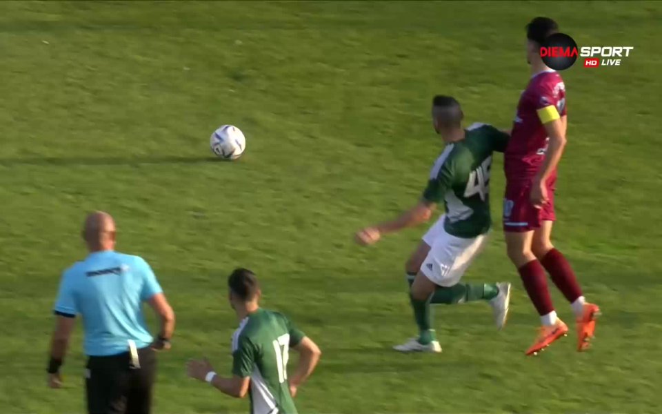 Септември поведе на Пирин в 19-ата минута. Мартин Петков пое