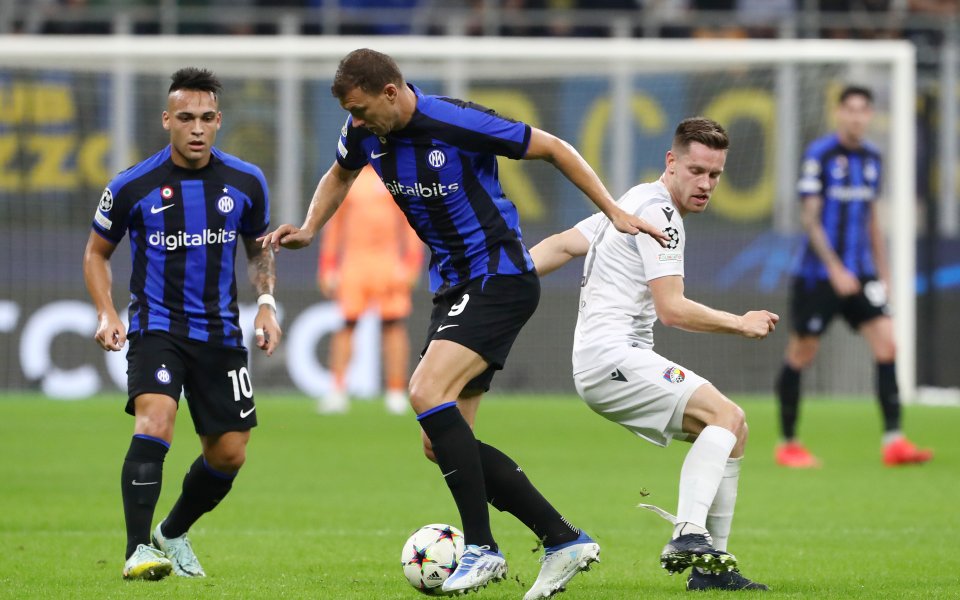 Отборите на Интер и Виктория Пилзен играят при резултат 2:0 в