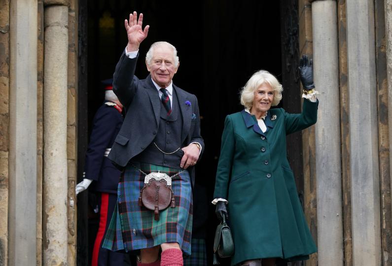 <p>Като крал и кралица консорт в Шотландия, октомври 2022 г.</p>