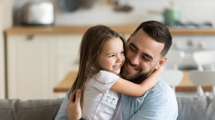 Защо бащите обръщат повече внимание на дъщерите, отколкото на синовете си?