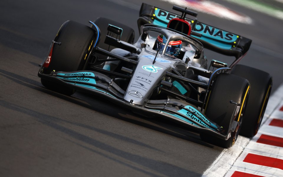 Пилотът на Мерцедес Джордж Ръсел (Великоблритания) беше най-бърз във втората