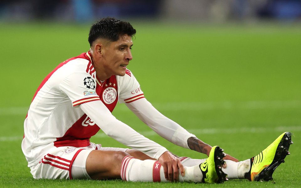 Полузащитникът на Аякс Едсон Алварес потвърди, че сините са се