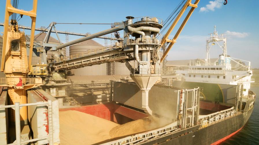 Турция работи за подновяване на сделката за износ на украинско зърно през Черно море