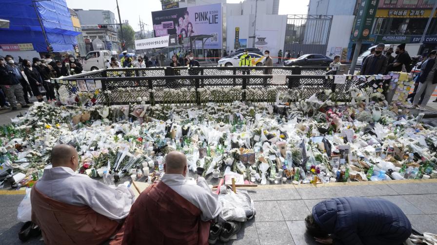 <p>Смъртоносната блъсканица в Сеул: Полицията с признание</p>