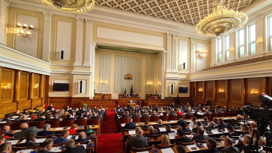 Пререкания в парламента за бюджет и заплати