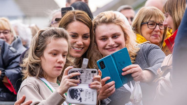  Кейт Мидълтън и принц Уилям на посещаване в Скарбъро 