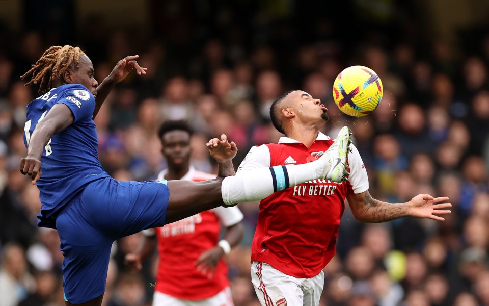 Отборите на Челси и Арсенал играят при резулта 0:1 в ключов