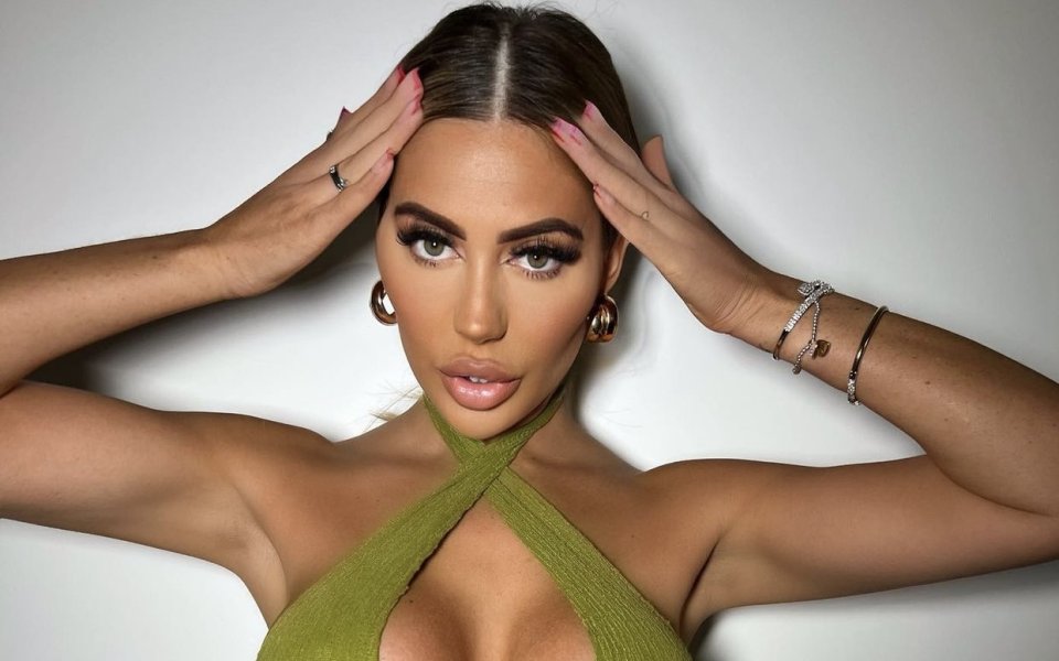 Британската риалити звезда - , не пропуска възможност да събере