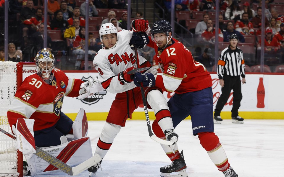 Вратарят на Флорида Спенсър Найт спаси невероятните 40 изстрела към