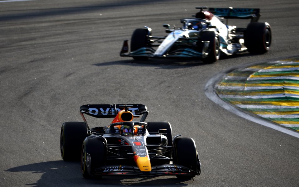Пилотът на Мерцедес - Джордж Ръсел успя да вземе лидерството