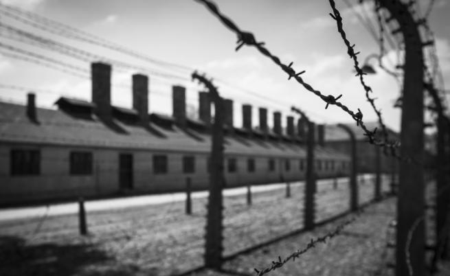 Син на герой от Аушвиц търси милиони от Полша за екзекуцията на баща му