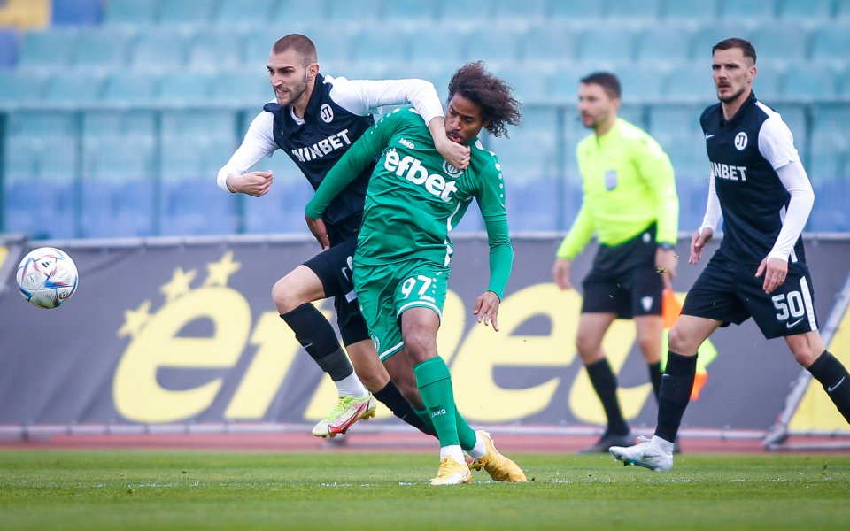 Хебър и Локомотив Пловдив играят при резултат 0:0 в мач