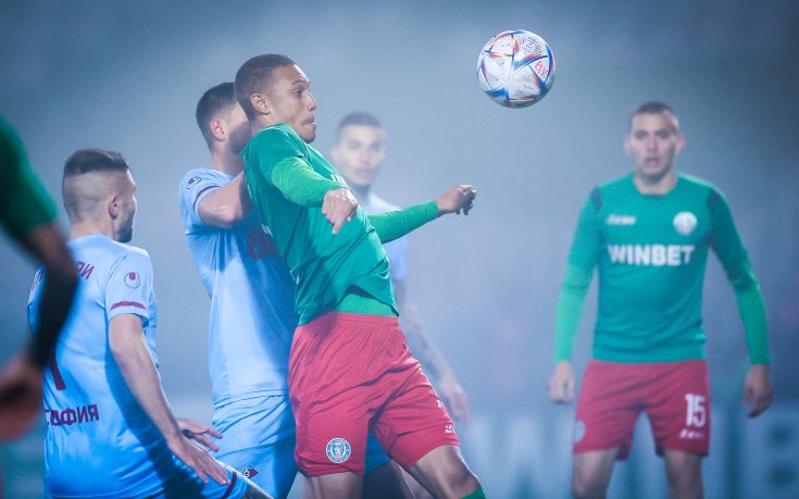 Ботев Враца и Септември се изгубиха в мъглата под връх Околчица