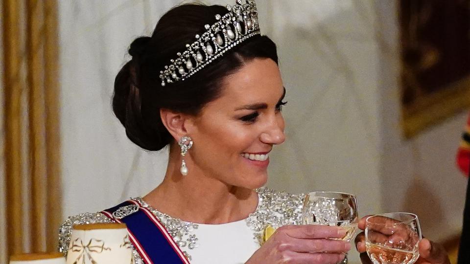 Кейт Мидълтън заблестя на първи прием като принцеса на Уелс.