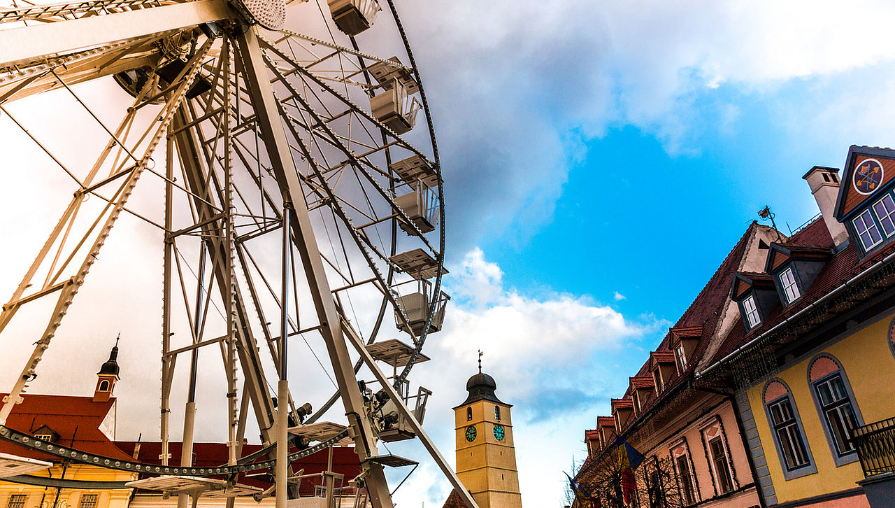 Повреда на атракцион остави хора блокирани във въздуха на родео в Хюстън