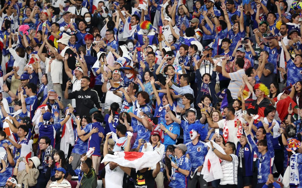 Фенове на Япония почистиха стадиона след победата срещу Германия