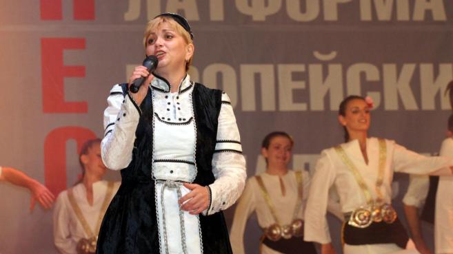 Николина Чакърдъкова