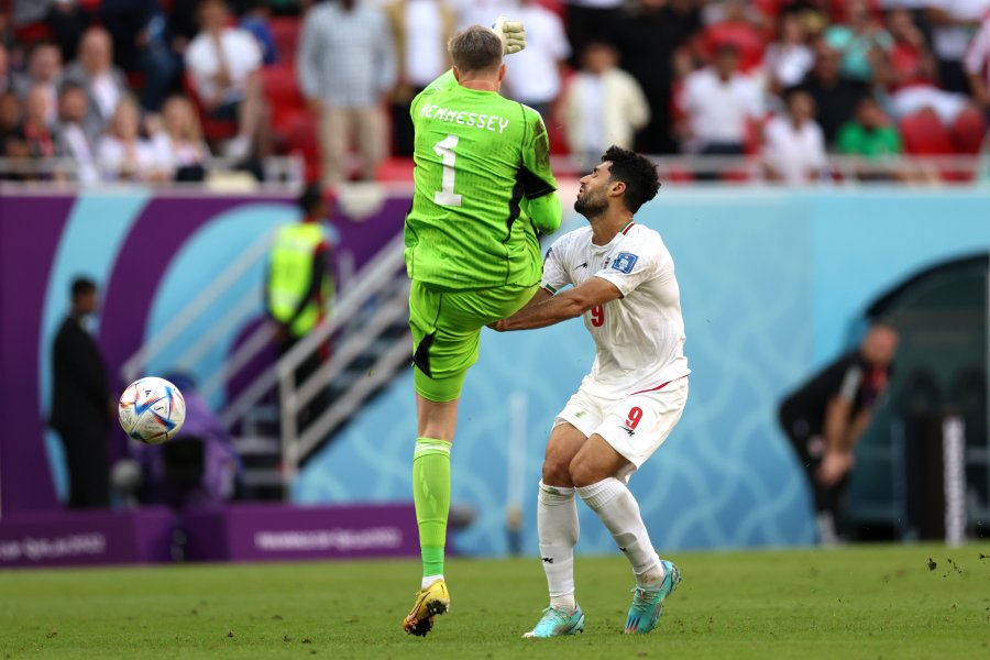 Уелс Иран Червен картон Хенеси Катар 20221