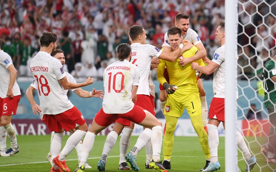 Отборите на Полша и Саудитска Арабия играят при резултат 1:0