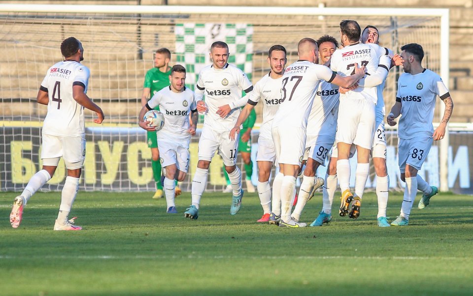 Интересен факт Славия игра с повече юноши на Лудогорец, отколкото със