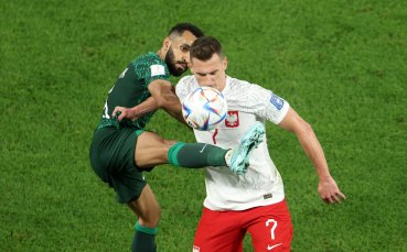Отборите на Полша и Саудитска Арабия играят при резултат 1 0