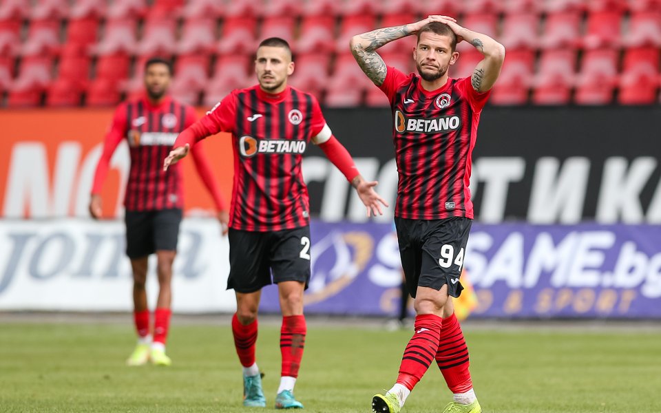 Локомотив (София) се е разминал с класен френски вратар. Става въпрос