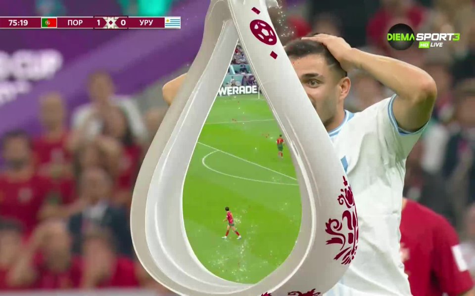 В 75-ата минута резервата на Уругвай - Макси Гомес шутира