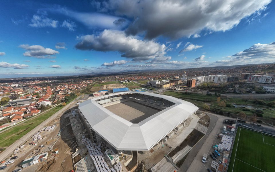 СНИМКИ: Втородивизионен сръбски клуб строи уникален стадион