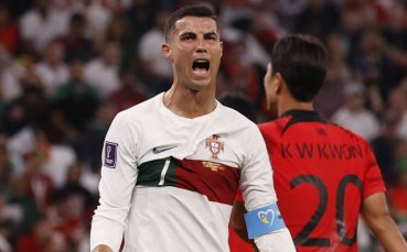 Нападателят на Португалия Кристиано Роналдо показа нерви при смяната си в мача