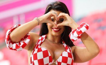Най-горещата фенка в Катар подлудява с божественото си тяло
