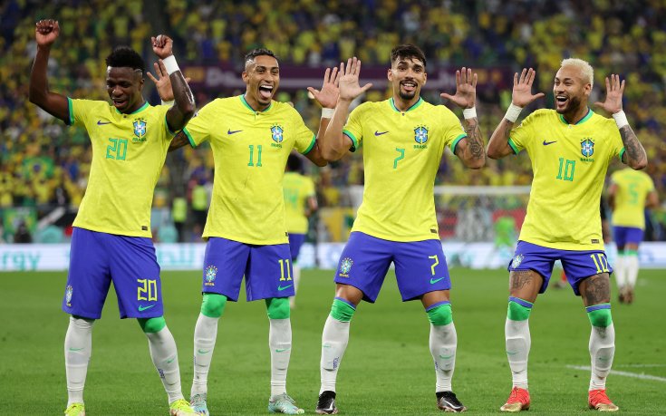 Бразилците започнаха с танците още преди мача с Хърватия
