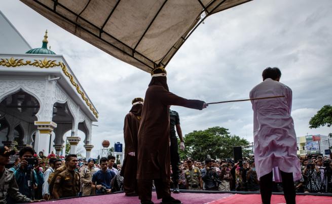 Извънбрачният секс в Индонезия ще се наказва със затвор