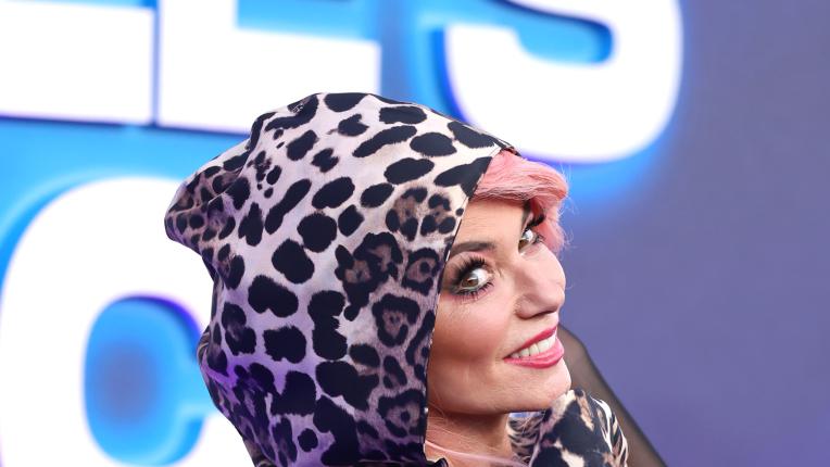 Шаная Туейн с розова коса и леопардов тоалет на наградите People's Choice