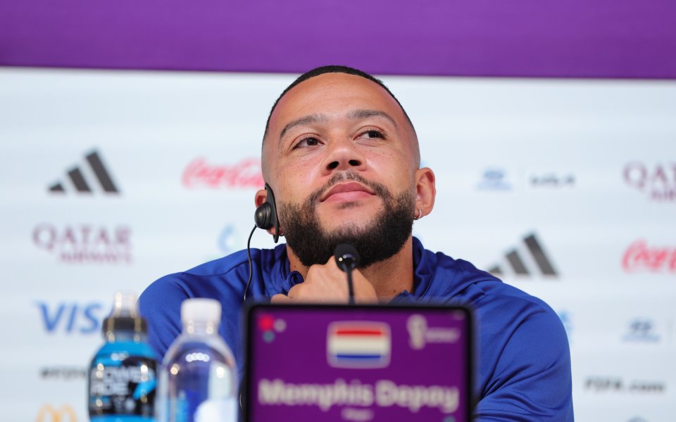 Нидерландският национал Мемфис Депай може да продължи кариерата си в