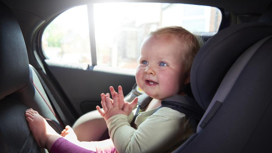 Обратно на движението! Как да возим дете от 9 месеца до 4 години в колата