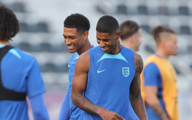 Манчестър Юнайтед дава нови договори на трима