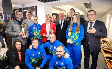 Министърът на младежта и спорта Весела Лечева присъства на официалното