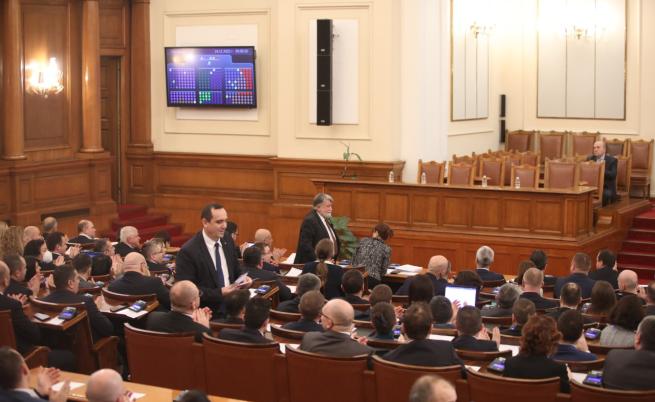 След скандали и 3-часови дебати: Временна комисия в НС ще разглежда имунитетите на 4-ма депутати