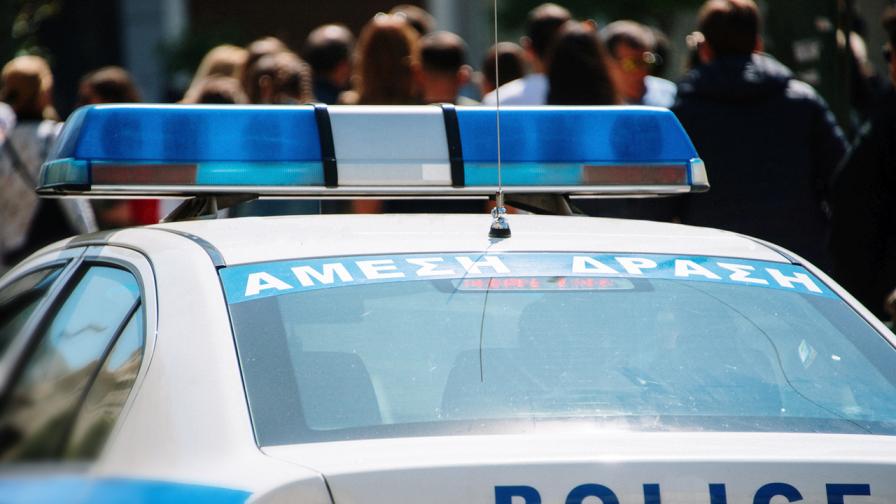 Въоръжен крадец ограби 8 магазина за 30 минути в Солун