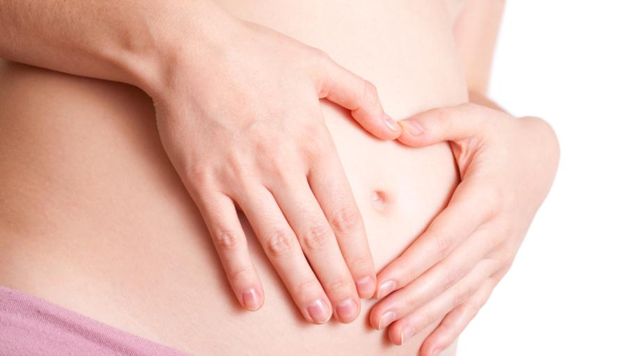 Как изглежда коремът на бременната през първи триместър (СНИМКИ)