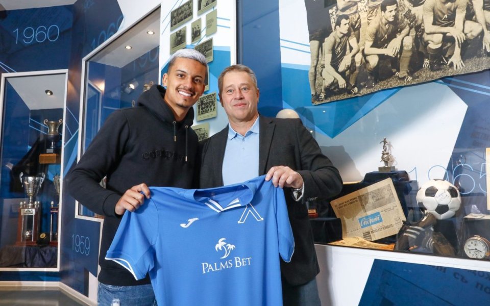 Левски подписа с Рикардиньо