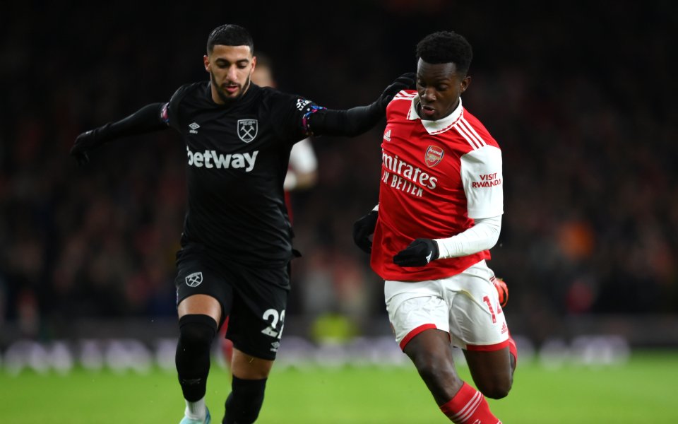 Отборите на Арсенал и Уест Хем играят при резултат 0:1