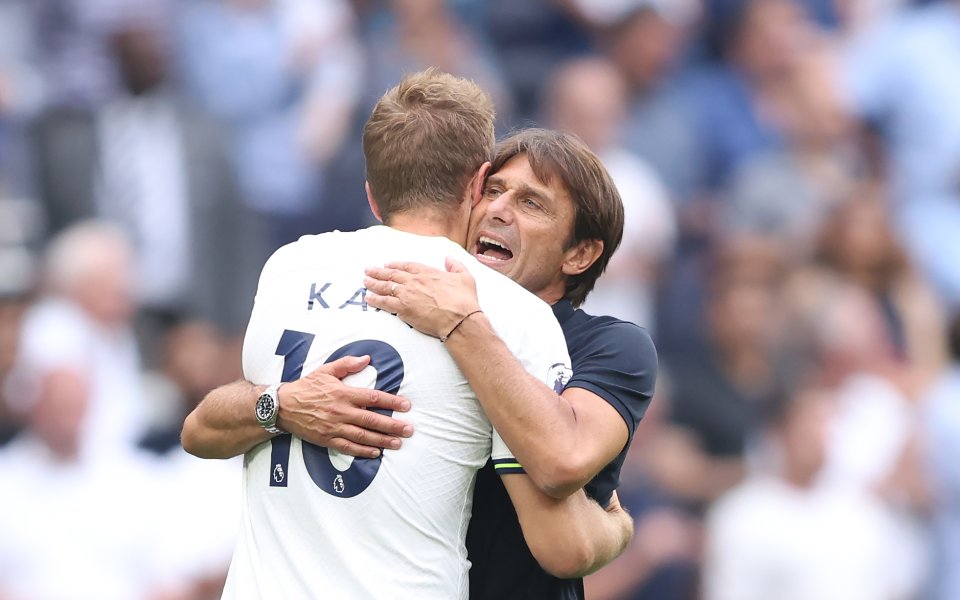 Феновете на Брентфорд се подиграваха на Хари Кейн за пропуска