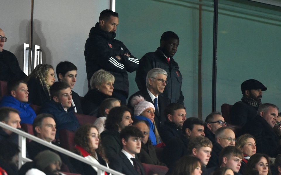 Арсенал вкара три гола през второто полувреме, за да се