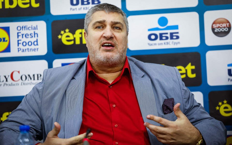 Президентът на Българската федерация по волейбол Любомир Ганев коментира края