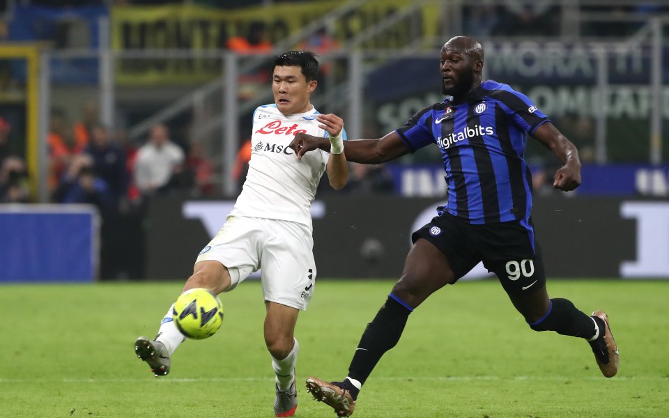 Интер и Наполи играят при 0:0 в дербито на 16-ия