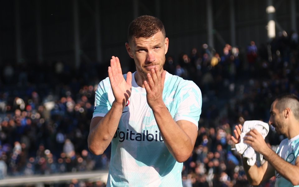 Интер преговаря с нападателя Един Джеко за удължаване на договора