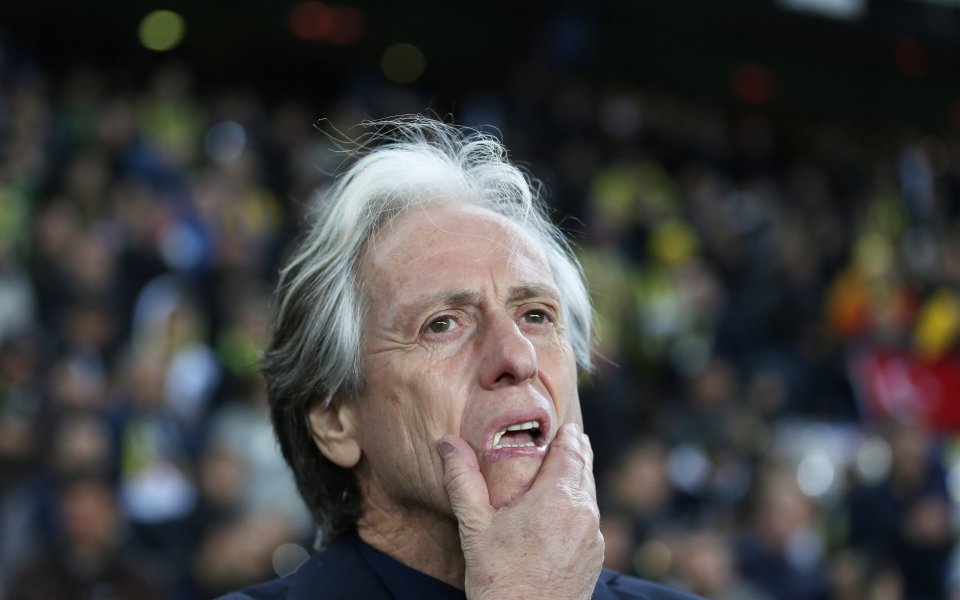 Фенербахче привлече със свободен трансфер от Барселона халфа Емре Демир.