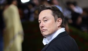 Илон Мъск е на път да стане първият трилионер в света след решаващия вот на Tesla